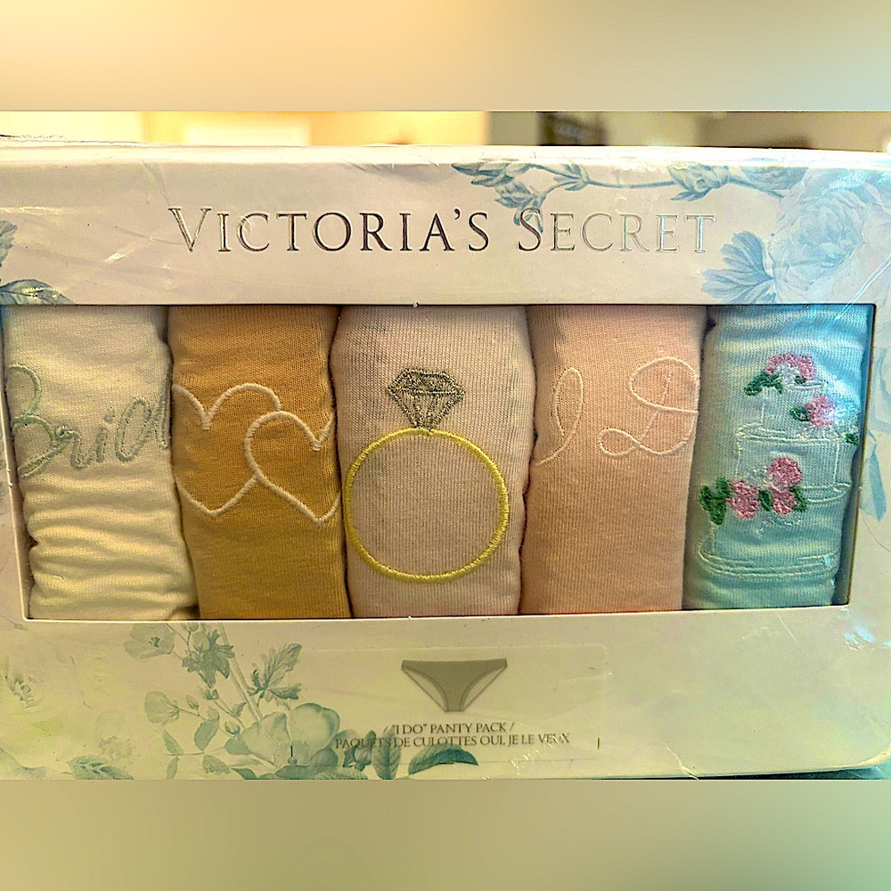 Victoria’s Secret “I Do” Panty Set NWT🎁💝 - Picture 2 of 5